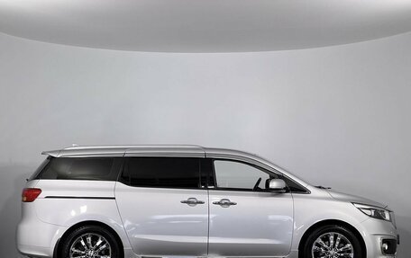 KIA Carnival III, 2017 год, 2 500 000 рублей, 4 фотография