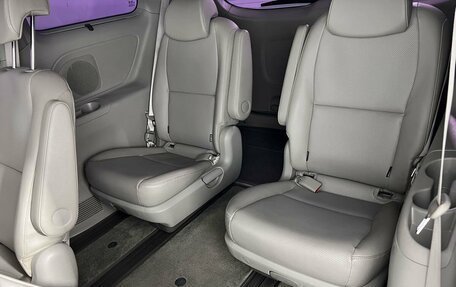 KIA Carnival III, 2017 год, 2 500 000 рублей, 11 фотография