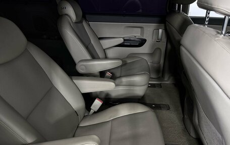 KIA Carnival III, 2017 год, 2 500 000 рублей, 13 фотография