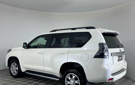 Toyota Land Cruiser Prado 150 рестайлинг 2, 2017 год, 3 758 000 рублей, 6 фотография