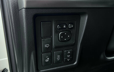 Toyota Land Cruiser Prado 150 рестайлинг 2, 2017 год, 3 758 000 рублей, 10 фотография