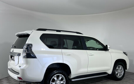 Toyota Land Cruiser Prado 150 рестайлинг 2, 2017 год, 3 758 000 рублей, 8 фотография