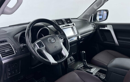 Toyota Land Cruiser Prado 150 рестайлинг 2, 2017 год, 3 758 000 рублей, 11 фотография