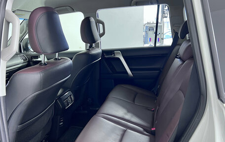 Toyota Land Cruiser Prado 150 рестайлинг 2, 2017 год, 3 758 000 рублей, 18 фотография