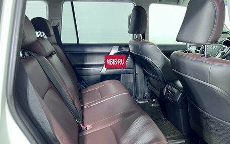 Toyota Land Cruiser Prado 150 рестайлинг 2, 2017 год, 3 758 000 рублей, 20 фотография