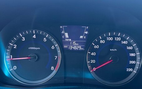 Hyundai Solaris II рестайлинг, 2013 год, 820 000 рублей, 12 фотография