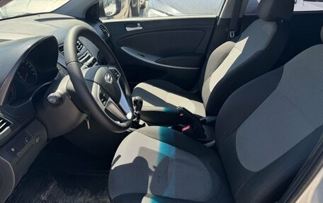 Hyundai Solaris II рестайлинг, 2013 год, 820 000 рублей, 10 фотография