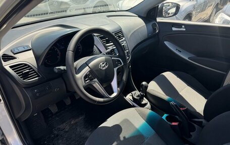 Hyundai Solaris II рестайлинг, 2013 год, 820 000 рублей, 9 фотография