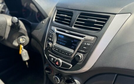 Hyundai Solaris II рестайлинг, 2013 год, 820 000 рублей, 21 фотография