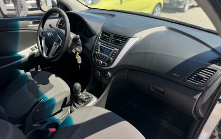 Hyundai Solaris II рестайлинг, 2013 год, 820 000 рублей, 18 фотография