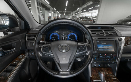 Toyota Camry, 2016 год, 1 580 000 рублей, 10 фотография
