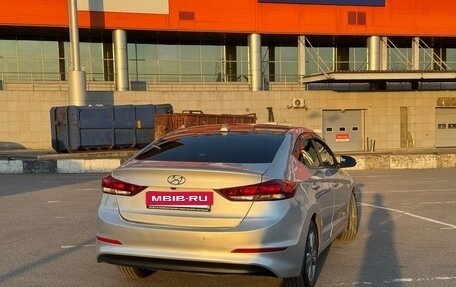 Hyundai Elantra VI рестайлинг, 2017 год, 1 600 000 рублей, 6 фотография