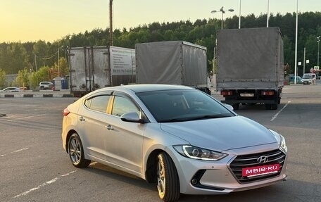Hyundai Elantra VI рестайлинг, 2017 год, 1 600 000 рублей, 11 фотография