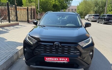 Toyota RAV4, 2022 год, 4 100 000 рублей, 2 фотография