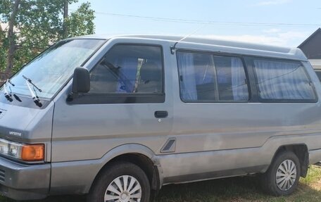 Nissan Vanette II, 1987 год, 320 000 рублей, 2 фотография