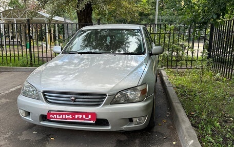 Toyota Altezza, 2000 год, 750 000 рублей, 3 фотография