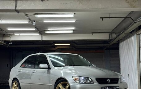 Toyota Altezza, 2000 год, 750 000 рублей, 12 фотография