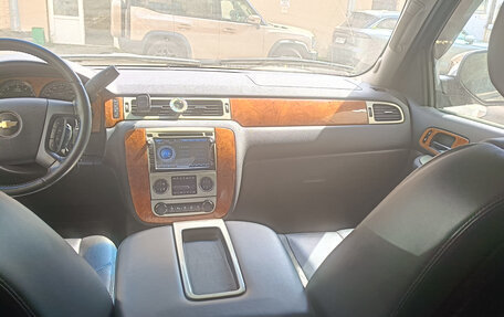 Chevrolet Tahoe III, 2008 год, 1 750 000 рублей, 3 фотография