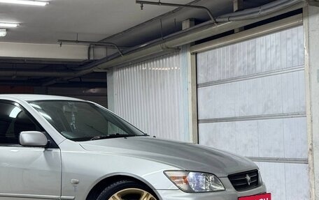 Toyota Altezza, 2000 год, 750 000 рублей, 15 фотография