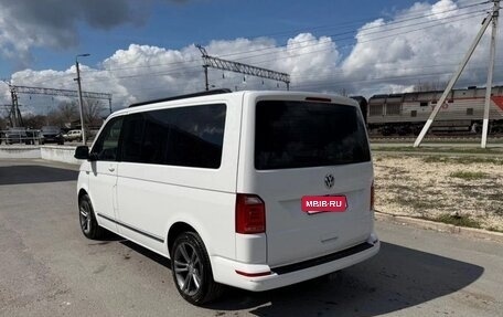 Volkswagen Caravelle T6 рестайлинг, 2018 год, 3 000 000 рублей, 4 фотография