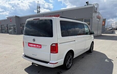 Volkswagen Caravelle T6 рестайлинг, 2018 год, 3 000 000 рублей, 2 фотография