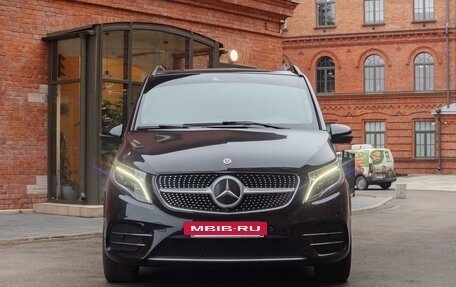 Mercedes-Benz V-Класс, 2021 год, 3 000 000 рублей, 3 фотография