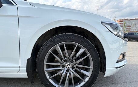 Volkswagen Passat B8 рестайлинг, 2017 год, 1 895 000 рублей, 12 фотография