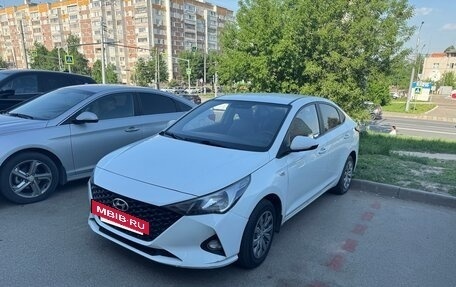 Hyundai Solaris II рестайлинг, 2020 год, 850 000 рублей, 3 фотография