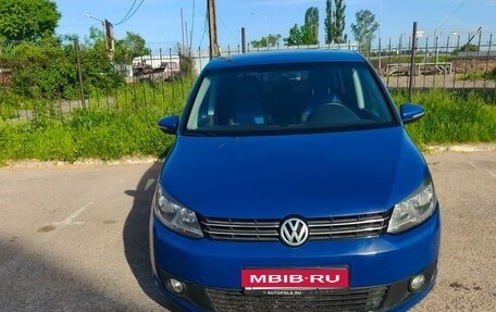 Volkswagen Touran III, 2010 год, 1 050 000 рублей, 1 фотография