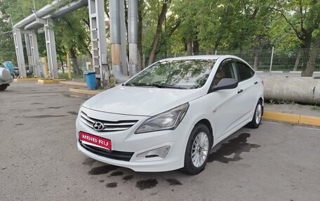 Hyundai Solaris II рестайлинг, 2015 год, 750 000 рублей, 1 фотография