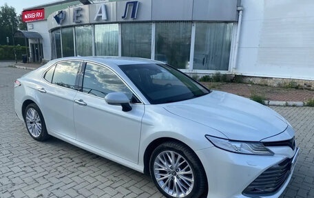 Toyota Camry, 2019 год, 2 800 000 рублей, 1 фотография