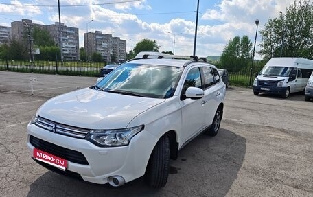 Mitsubishi Outlander III рестайлинг 3, 2012 год, 1 241 000 рублей, 1 фотография