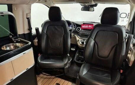Mercedes-Benz V-Класс, 2018 год, 6 990 000 рублей, 3 фотография