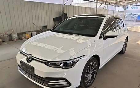 Volkswagen Golf VIII, 2023 год, 1 930 000 рублей, 1 фотография