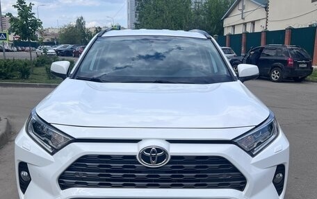 Toyota RAV4, 2021 год, 3 950 000 рублей, 1 фотография