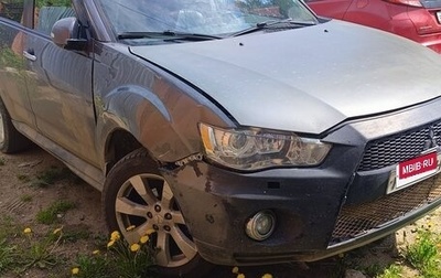 Mitsubishi Outlander III рестайлинг 3, 2011 год, 800 000 рублей, 1 фотография