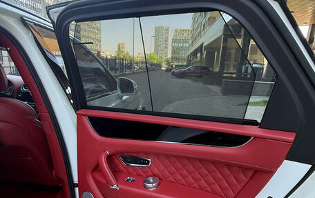 Bentley Bentayga I, 2018 год, 11 900 000 рублей, 15 фотография