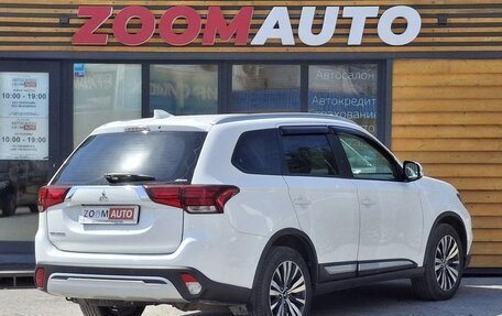 Mitsubishi Outlander III рестайлинг 3, 2020 год, 2 087 000 рублей, 3 фотография