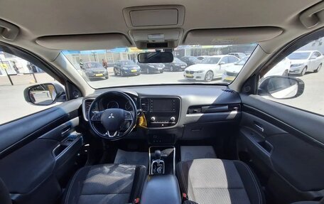 Mitsubishi Outlander III рестайлинг 3, 2020 год, 2 087 000 рублей, 5 фотография