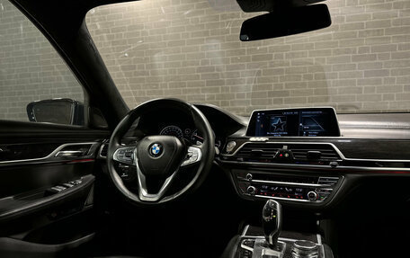 BMW 7 серия, 2017 год, 3 090 000 рублей, 15 фотография