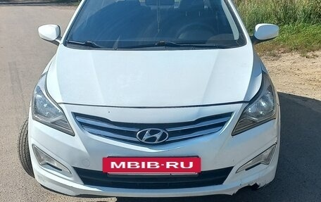 Hyundai Solaris II рестайлинг, 2016 год, 900 000 рублей, 2 фотография