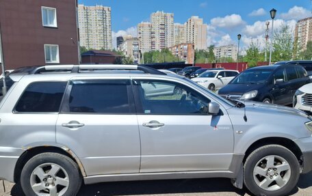 Mitsubishi Outlander III рестайлинг 3, 2002 год, 600 000 рублей, 2 фотография