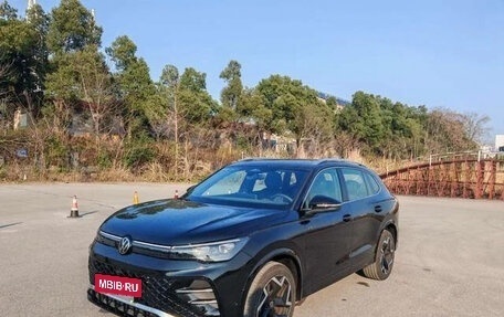 Volkswagen Tiguan, 2024 год, 3 900 000 рублей, 3 фотография