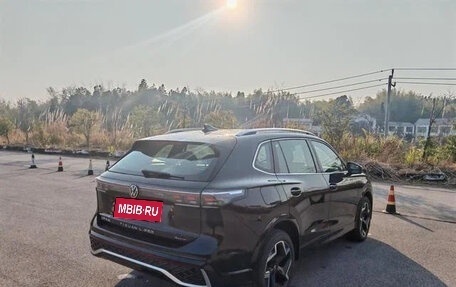 Volkswagen Tiguan, 2024 год, 3 900 000 рублей, 7 фотография