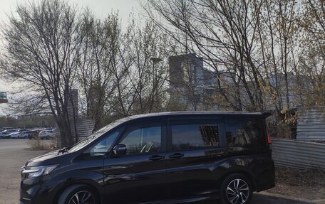 Honda Stepwgn IV, 2018 год, 1 700 000 рублей, 4 фотография