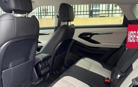Land Rover Range Rover Evoque II, 2024 год, 4 700 000 рублей, 10 фотография