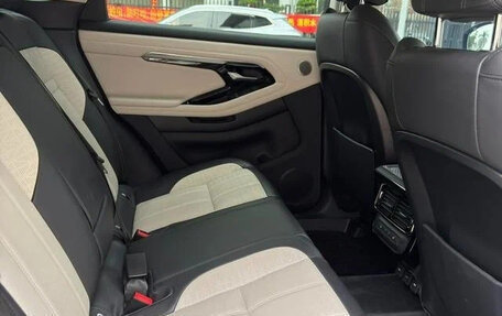 Land Rover Range Rover Evoque II, 2024 год, 4 700 000 рублей, 19 фотография