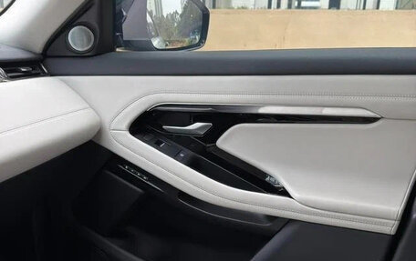 Land Rover Range Rover Evoque II, 2024 год, 4 700 000 рублей, 28 фотография