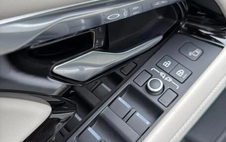 Land Rover Range Rover Evoque II, 2024 год, 4 700 000 рублей, 30 фотография
