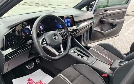 Volkswagen Golf VIII, 2023 год, 2 150 000 рублей, 14 фотография